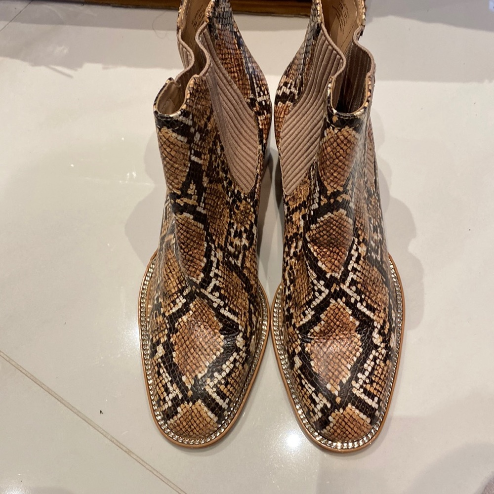 Vince Camuto snake skin booties. Brand new - Picture 1 of 8